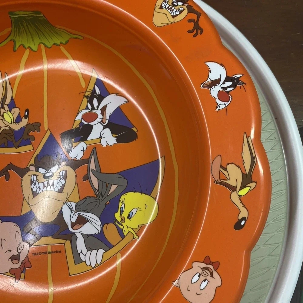 Looney Tunes Plastic Popcorn Halloween‎ Trick or Treat Candy Bowl 1996 Taz, Bugs